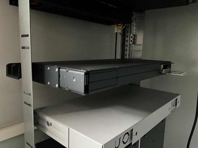 Industriële 19 inch serverkast - afbeelding 11 van  13