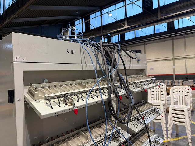 Industriële accucel test- en sorteerkast 5v 10a (256 kanalen) - afbeelding 6 van  7