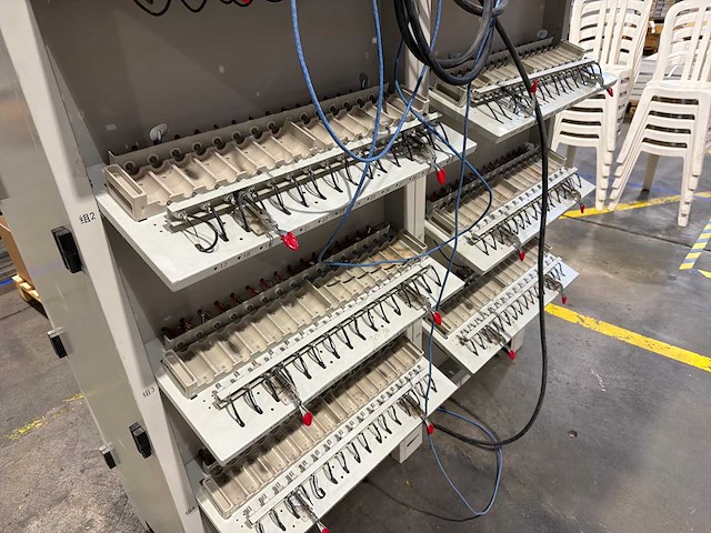 Industriële accucel test- en sorteerkast 5v 10a (256 kanalen) - afbeelding 7 van  7
