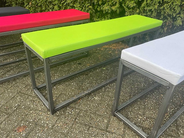 Industriële bank - voorzien van vier gekleurde zittingen (4x) - afbeelding 11 van  16