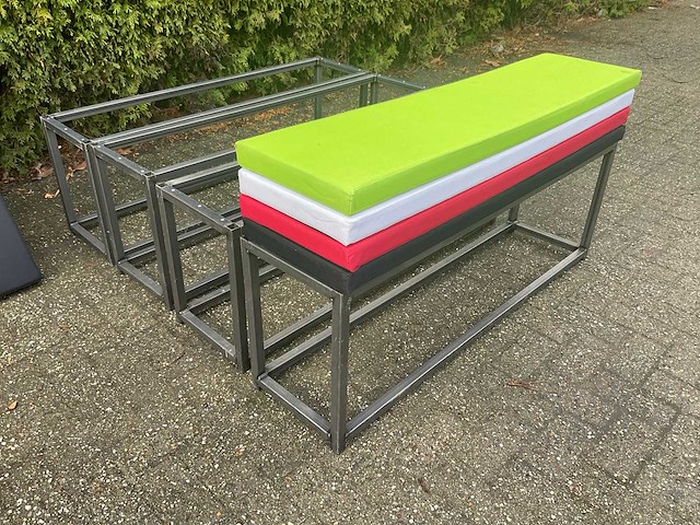 Industriële bank - voorzien van vier gekleurde zittingen (4x) - afbeelding 8 van  16