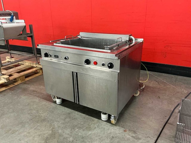 Industriële batchfrituur friteuse - afbeelding 1 van  16