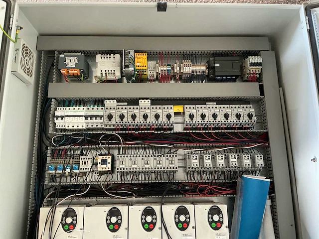 Industriële besturings-/schakelkasten – siemens simatic s7 plc – 5× toshiba vf-s11 frequentieregelaar - afbeelding 5 van  27