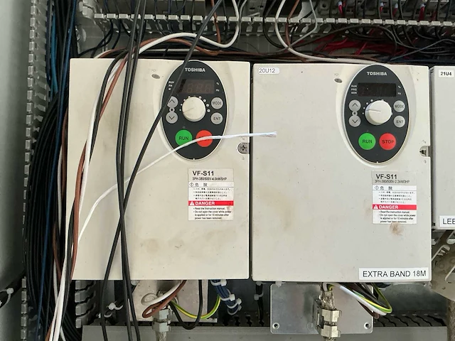 Industriële besturings-/schakelkasten – siemens simatic s7 plc – 5× toshiba vf-s11 frequentieregelaar - afbeelding 15 van  27