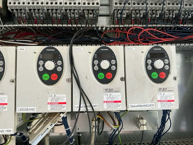 Industriële besturings-/schakelkasten – siemens simatic s7 plc – 5× toshiba vf-s11 frequentieregelaar - afbeelding 16 van  27