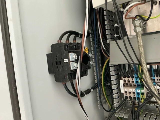 Industriële besturings-/schakelkasten – siemens simatic s7 plc – 5× toshiba vf-s11 frequentieregelaar - afbeelding 18 van  27