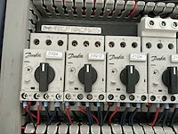 Industriële besturings-/schakelkasten – siemens simatic s7 plc – 5× toshiba vf-s11 frequentieregelaar - afbeelding 26 van  27