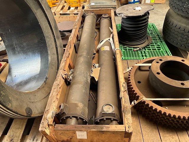 Industriële drukfilterhuis voor hydrauliek- of smeeroliesysteem (2x) - afbeelding 1 van  3