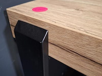 Industriële eettafel v.v. robuust houten tafelblad en zwart metalen frame - afbeelding 4 van  5