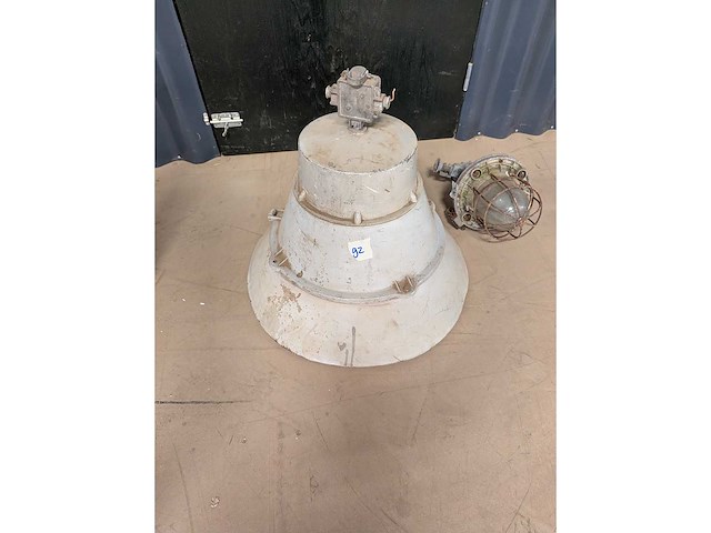 Industriele fabriekslamp vintage - afbeelding 1 van  2