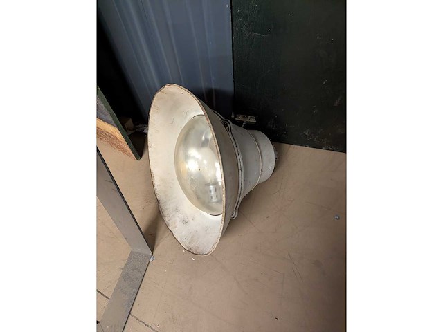Industriele fabriekslamp vintage - afbeelding 2 van  2