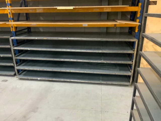 Industriële geconstrueerde tafel (3x) - afbeelding 3 van  4