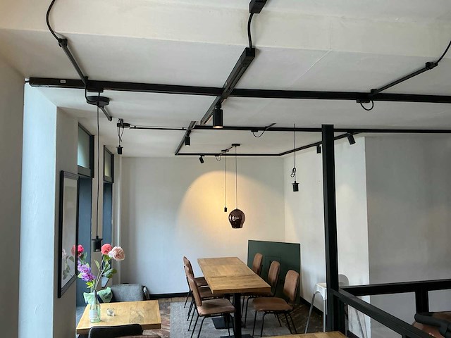 Industriële hang- en spot verlichting met rails - afbeelding 3 van  7