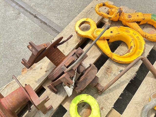 Industriële hijshaken en handlieren - afbeelding 5 van  7