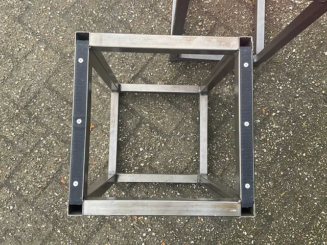 Industriële kruk - voorzien van twee gekleurde zittingen (2x) - afbeelding 12 van  12