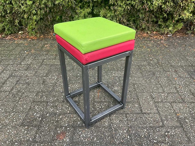 Industriële kruk - voorzien van twee gekleurde zittingen (6x) - afbeelding 3 van  12