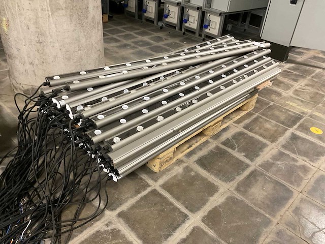 Industriële led lijnarmaturen met adressering (50x) - afbeelding 1 van  5