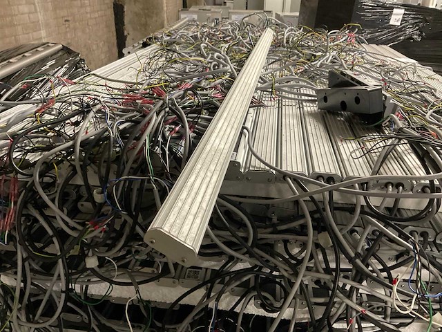 Industriële led lijnarmaturen met adressering (55x) - afbeelding 6 van  7