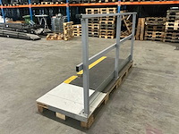 Industriële loopbrug/bordes - afbeelding 2 van  3