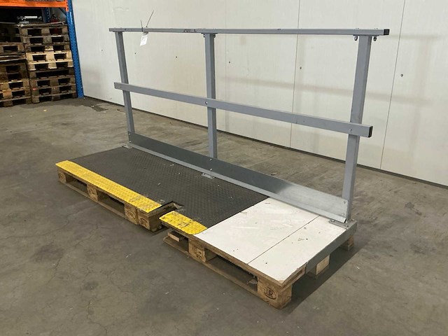 Industriële loopbrug/bordes - afbeelding 3 van  3