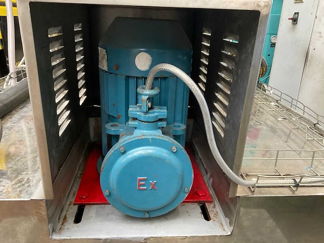 Industriële meng-/centrifugetank - afbeelding 4 van  5