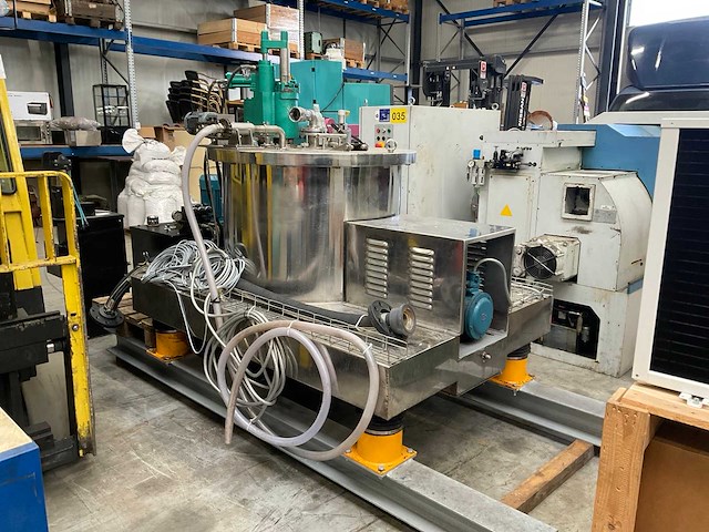 Industriële meng-/centrifugetank - afbeelding 1 van  11