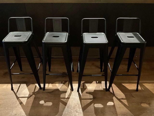 Industriële metalen barkruk met rugleuning (4x) - afbeelding 2 van  6