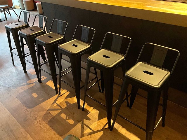 Industriële metalen barkruk met rugleuning (6x) - afbeelding 1 van  6