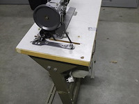 Industriele naaitafel adler, machineunmmer kl167-273kt0. afmeting 106 x 50 cm. in hoogte verstelbaar. - afbeelding 3 van  6