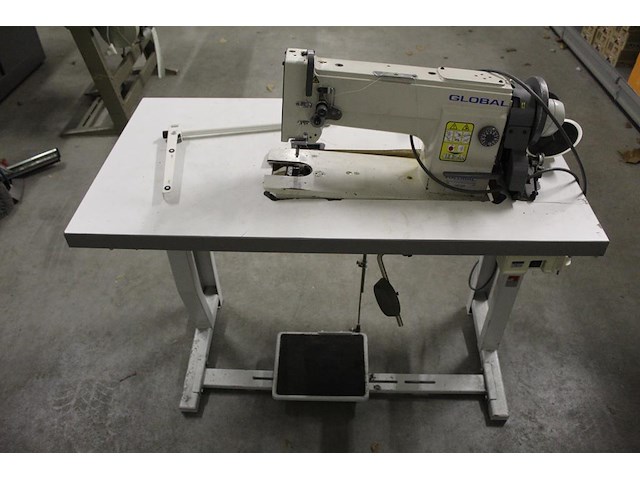 Industriele naaitafel global, type wf955. afmeting 105 x 55 cm. incompleet, werking onbekend. - afbeelding 2 van  5
