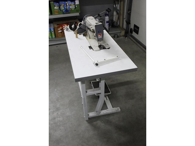 Industriele naaitafel global, type wf955. afmeting 105 x 55 cm. incompleet, werking onbekend. - afbeelding 4 van  5