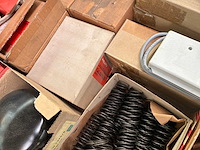 Industriële onderdelen, gereedschap en filters. - afbeelding 3 van  9