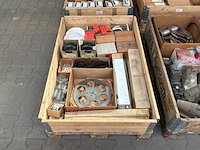 Industriële onderdelen, gereedschap en filters. - afbeelding 1 van  9