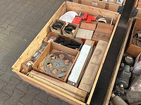 Industriële onderdelen, gereedschap en filters. - afbeelding 5 van  9