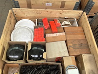 Industriële onderdelen, gereedschap en filters. - afbeelding 9 van  9