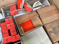 Industriële onderdelen, gereedschap en filters. - afbeelding 2 van  11