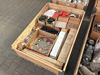Industriële onderdelen, gereedschap en filters. - afbeelding 5 van  11