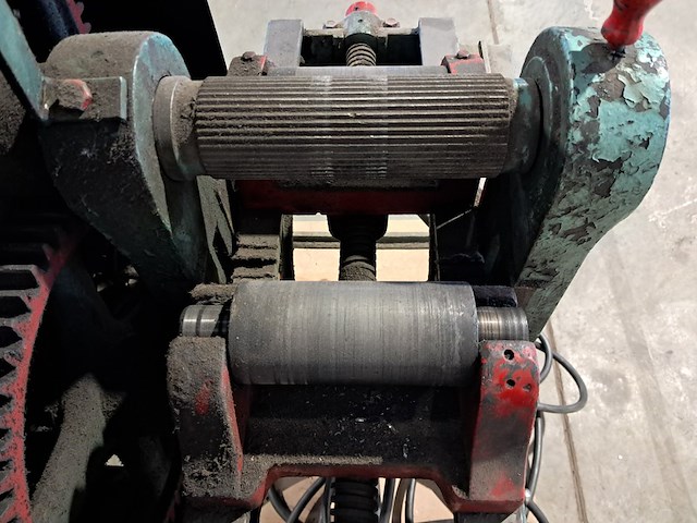 Industriële pers, groen - afbeelding 2 van  13