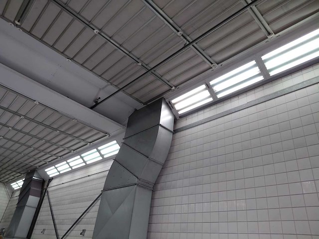 Industriële spuitcabine met geïntegreerde droogfunctie – compleet systeem - afbeelding 3 van  24