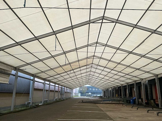 Industriële tent - afbeelding 7 van  13