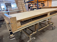 Industriële verrijdbare werktafel / montagetafel met verstelbaar onderstel - afbeelding 3 van  3