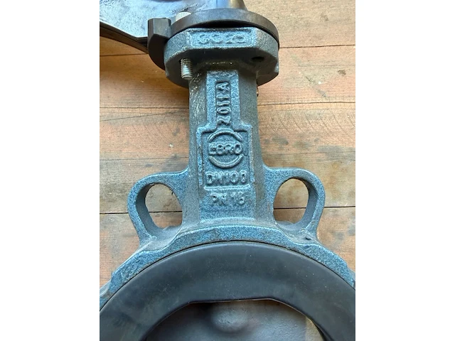 Industriële vlinderklep, faf armaturen, dn100 pn16, blauwgrijs/zwart, handbediend | vergrendelbare hendel - afbeelding 3 van  7