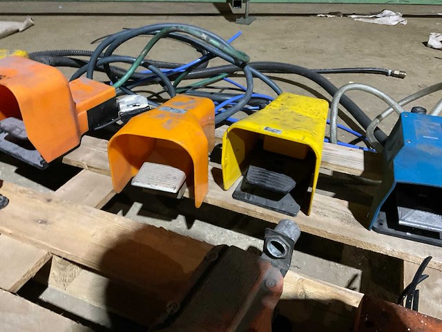 Industriele voetpedalen / machinepedalen (12x) - afbeelding 4 van  10