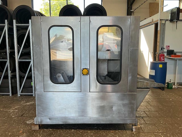 Industriële wiel en band wasmachine - afbeelding 12 van  26