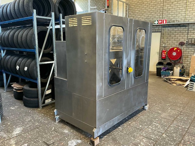 Industriële wiel en band wasmachine - afbeelding 26 van  26