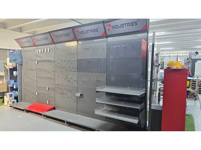 Industries - gereedschap showstelling - winkelstelling - afbeelding 1 van  11