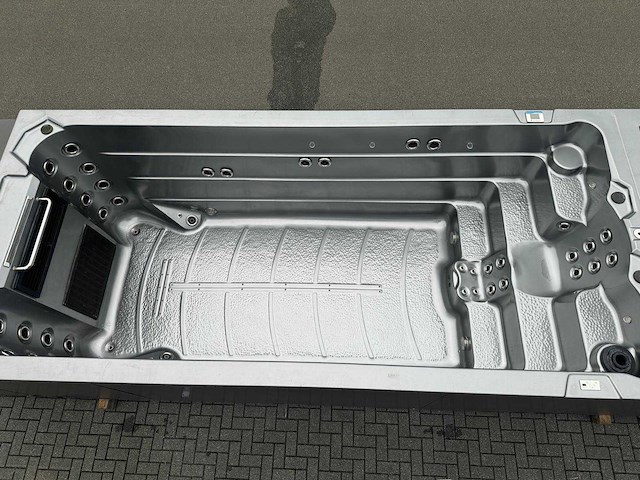 Infinitas 15 persoons dubbele cabine jacuzzi / zwemspa en buitenspa - afbeelding 2 van  34