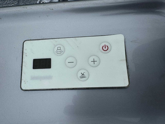 Infinitas 15 persoons dubbele cabine jacuzzi / zwemspa en buitenspa - afbeelding 24 van  34