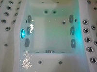 Infinitas 4 persoons jacuzzi en buitenspa - afbeelding 29 van  38