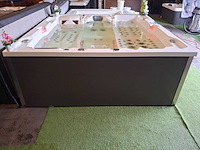 Infinitas 4 persoons jacuzzi en buitenspa - afbeelding 10 van  25